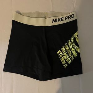 BLACK & YELLOW NIKE PROS